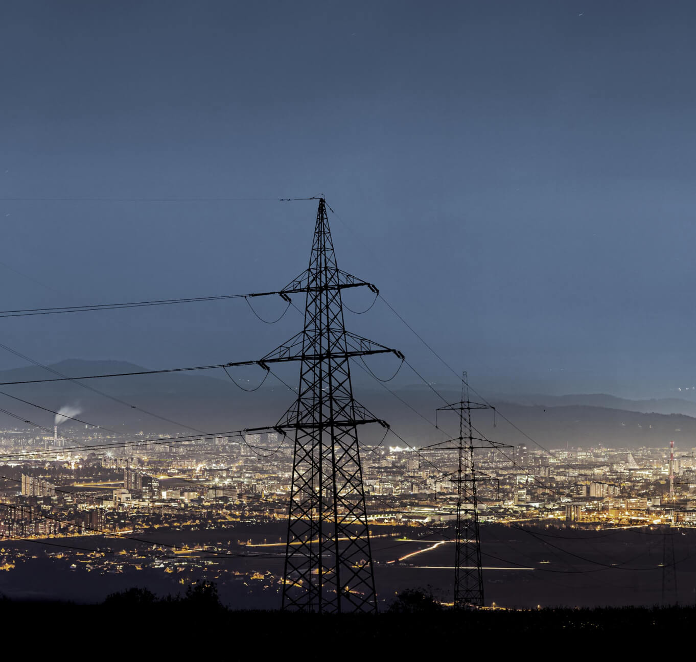 Power lines at night (1)