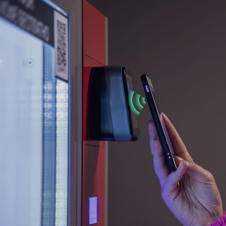 Contactless IoT-enabled vending machine payment