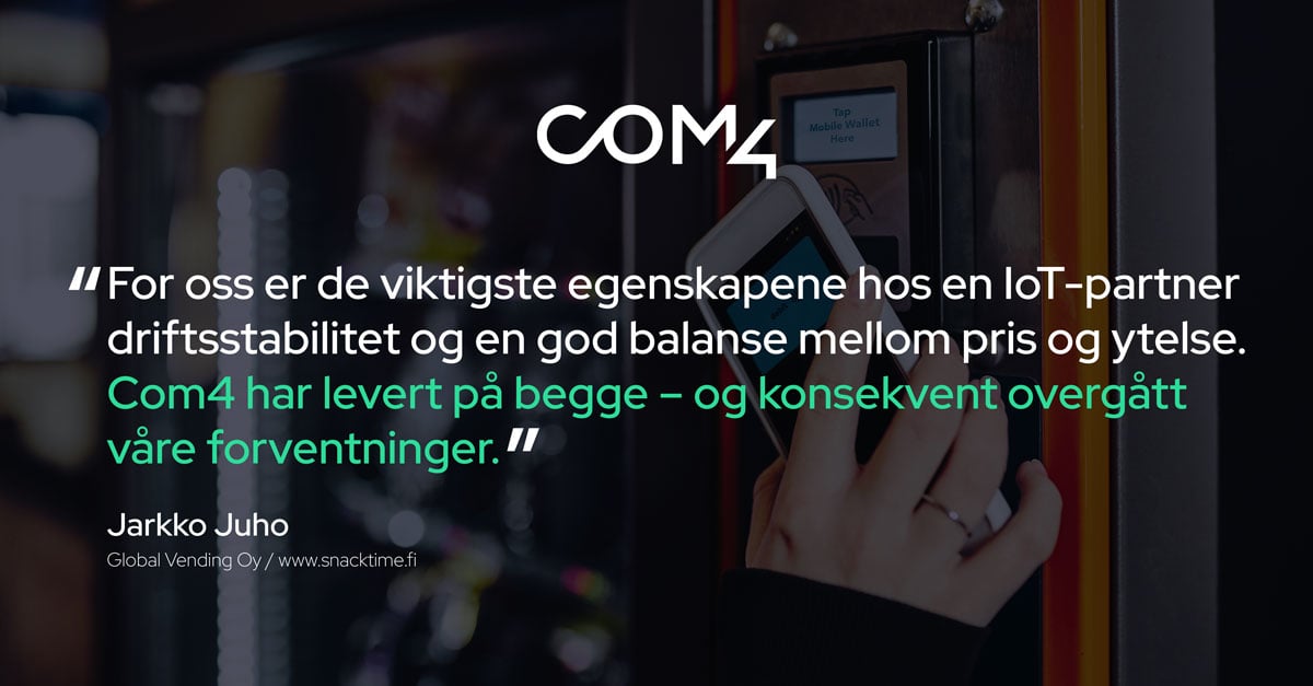 Customer in Finland using a vending machine during snack time, powered by IoT connectivity for maximum uptime
